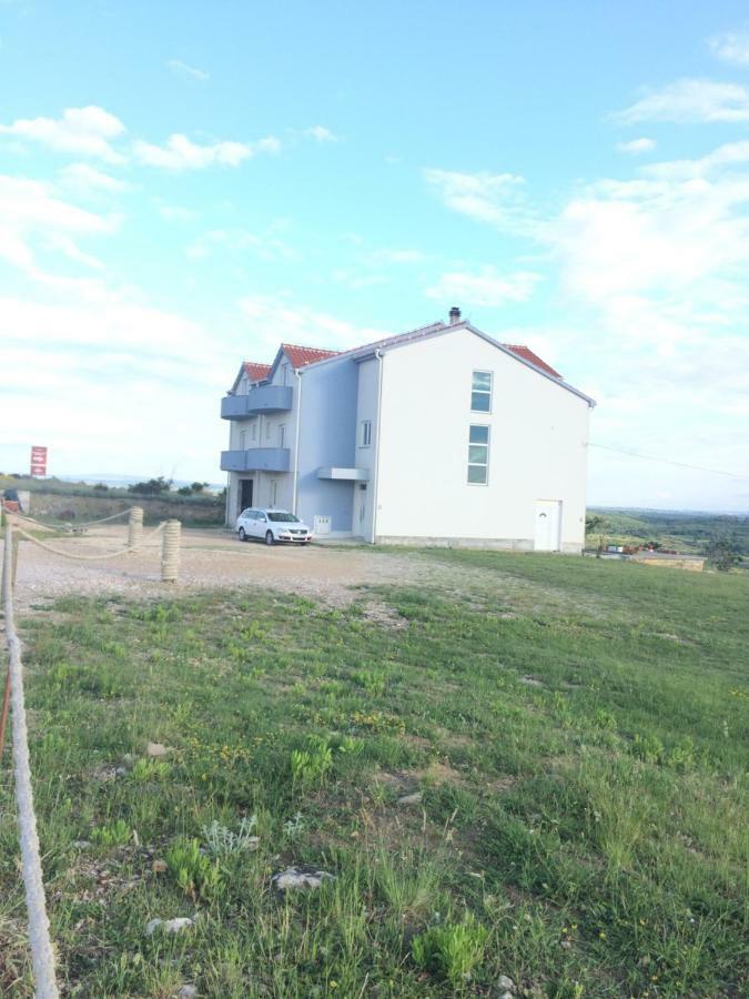 Apartmani Niko 1 Radovin Exterior photo