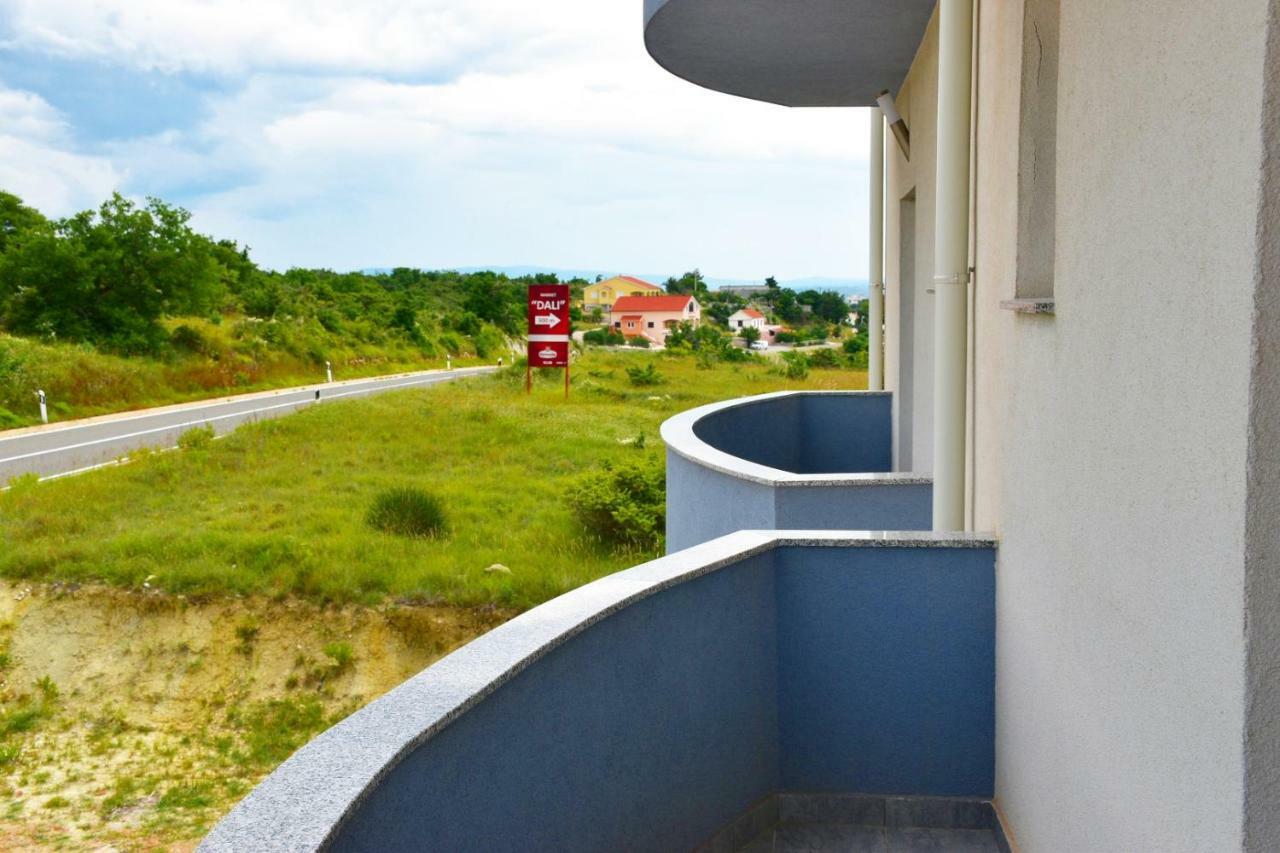 Apartmani Niko 1 Radovin Exterior photo